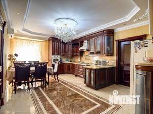 Дом 304м&sup2;, 2-этажный, участок 6 сот.  