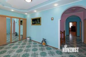 Дом 727м&sup2;, 2-этажный, участок 10 сот.  