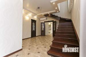 Дом 400м&sup2;, 2-этажный, участок 5 сот.  