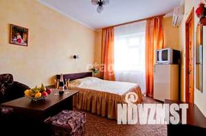 Дом 220м&sup2;, 2-этажный, участок 2 сот.  