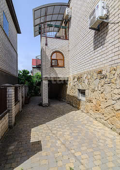 Дом 286м&sup2;, 2-этажный, участок 3 сот.  