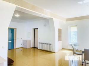 Дом 345м&sup2;, 3-этажный, участок 12 сот.  