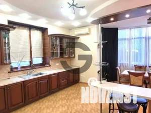 Дом 340м², 2-этажный, участок 6 сот.  