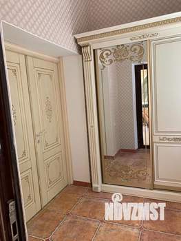 Дом 341м&sup2;, 3-этажный, участок 6 сот.  