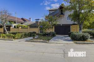 Дом 259м&sup2;, 3-этажный, участок 5 сот.  