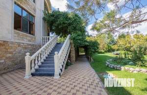 Дом 560м², 3-этажный, участок 26 сот.  