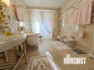 Дом 304м², 2-этажный, участок 6 сот.  