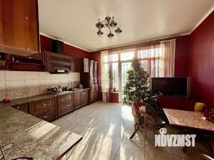 Дом 101м&sup2;, 2-этажный, участок 4 сот.  