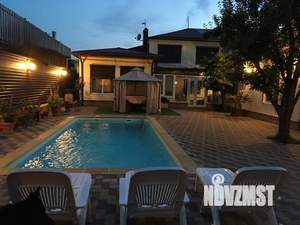 Коттедж 280м&sup2;, 2-этажный, участок 12 сот.  