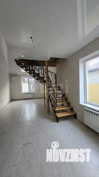 Дом 175м&sup2;, 2-этажный, участок 4 сот.  