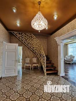 Дом 264м&sup2;, 2-этажный, участок 3 сот.  