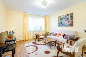 Дом 220м&sup2;, 2-этажный, участок 3 сот.  