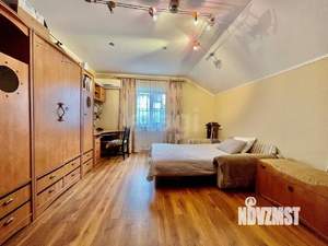 Дом 301м&sup2;, 3-этажный, участок 8 сот.  