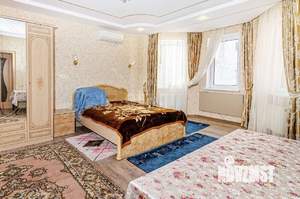 Дом 328м&sup2;, 3-этажный, участок 10 сот.  