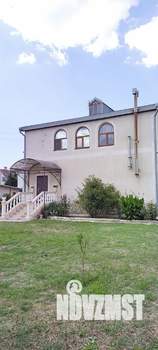 Дом 220м&sup2;, 2-этажный, участок 7 сот.  