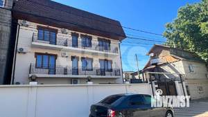 Дом 515м&sup2;, 3-этажный, участок 5 сот.  