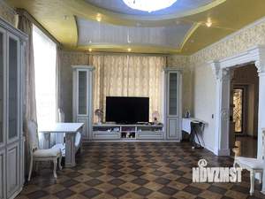 Дом 350м&sup2;, 2-этажный, участок 4 сот.  