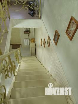 Дом 240м&sup2;, 2-этажный, участок 4 сот.  