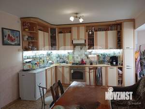 Дом 302м&sup2;, 3-этажный, участок 10 сот.  