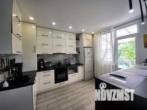 Дом 145м&sup2;, 2-этажный, участок 5 сот.  