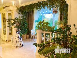 Коттедж 300м&sup2;, 3-этажный, участок 8 сот.  