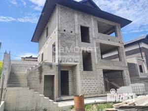 Коттедж 256м&sup2;, 3-этажный, участок 5 сот.  