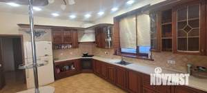 Дом 296м², 2-этажный, участок 6 сот.  