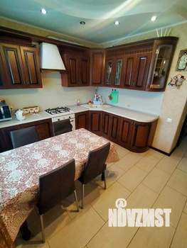 Дом 160м&sup2;, 2-этажный, участок 3 сот.  