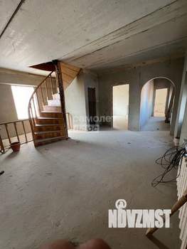 Дом 183м&sup2;, 2-этажный, участок 3 сот.  