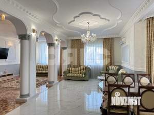 Дом 352м&sup2;, 2-этажный, участок 8 сот.  