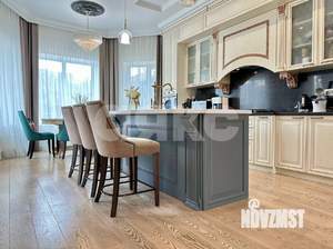 Дом 476м², 3-этажный, участок 10 сот.  