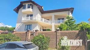 Дом 532м&sup2;, 3-этажный, участок 10 сот.  