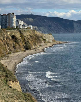 Дом 201м&sup2;, 2-этажный, участок 4 сот.  