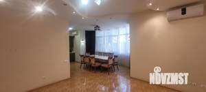 Дом 296м², 2-этажный, участок 6 сот.  