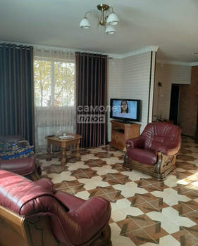 Дом 373м&sup2;, 2-этажный, участок 10 сот.  