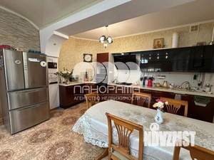 Дом 273м&sup2;, 2-этажный, участок 5 сот.  