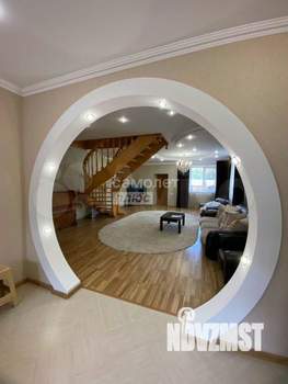 Дом 180м&sup2;, 2-этажный, участок 3 сот.  