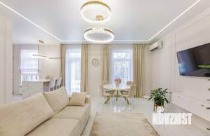 Дом 250м&sup2;, 2-этажный, участок 4 сот.  