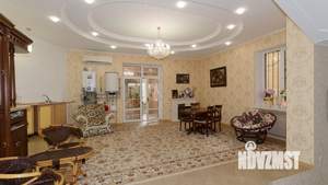 Дом 500м&sup2;, 2-этажный, участок 3 сот.  