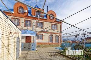 Дом 726м², 2-этажный, участок 10 сот.  