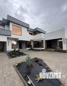 Дом 300м&sup2;, 2-этажный, участок 6 сот.  