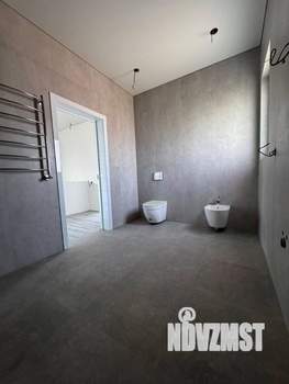 Дом 270м², 2-этажный, участок 6 сот.  