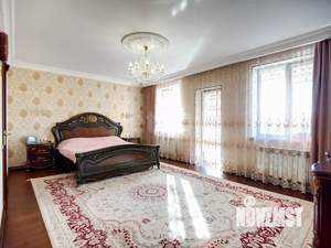 Дом 304м&sup2;, 2-этажный, участок 6 сот.  