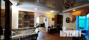 Дом 220м², 2-этажный, участок 10 сот.  