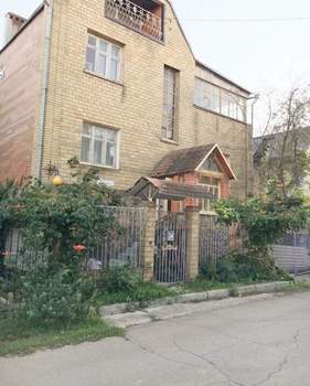 Дом 268м&sup2;, 3-этажный, участок 3 сот.  