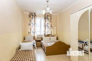 Дом 380м&sup2;, 3-этажный, участок 9 сот.  