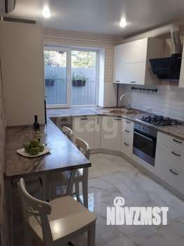 Дом 272м&sup2;, 3-этажный, участок 3 сот.  