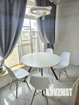 Дом 216м&sup2;, 2-этажный, участок 6 сот.  