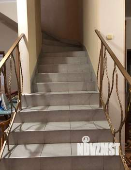 Дом 380м&sup2;, 3-этажный, участок 7 сот.  