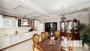 Дом 300м&sup2;, 2-этажный, участок 8 сот.  